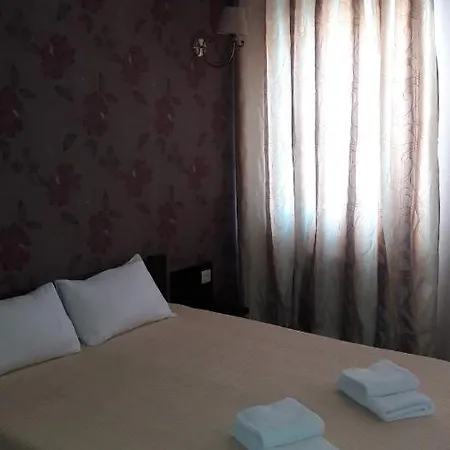 Gosti Hotel 3*